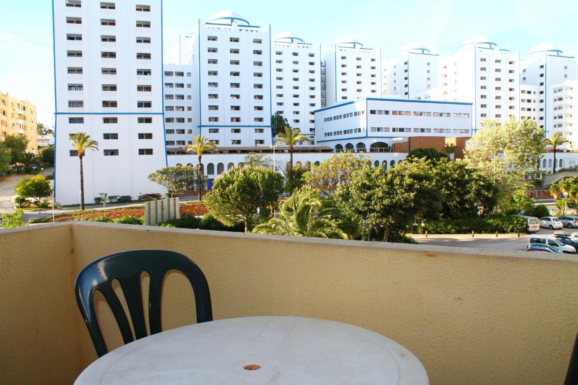 Squash Club Apartamentos Портиман Стая снимка